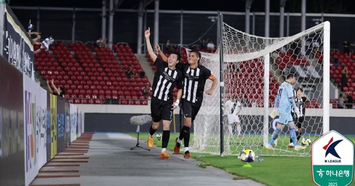 '레전드의 아들' 신재원의 아픈 오른발, 성남 살렸다… 후이즈 머리와 '시즌 5호 합작골'  [준PO 리포트]