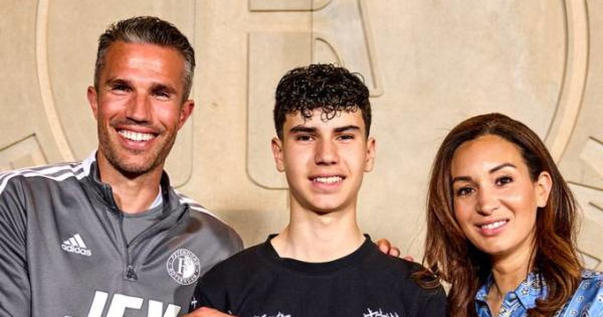 아들을 유로파리그에 데뷔 시킨 로빈 판 페르시 "감정 아닌 감독으로서 내린 결정"