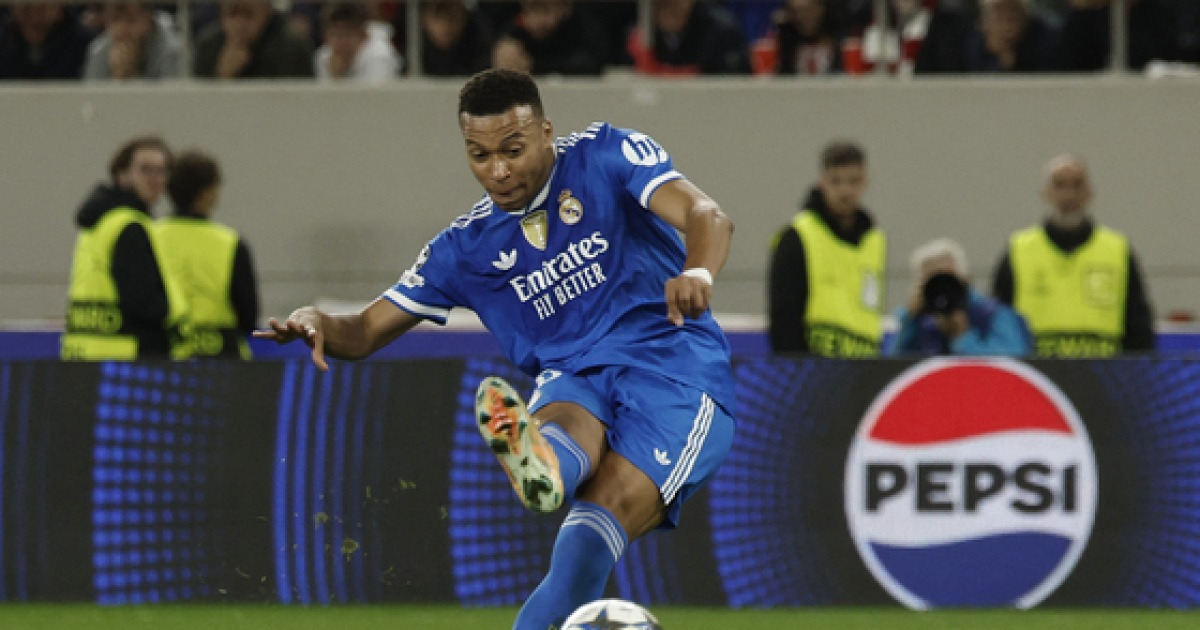 6분42초만에 ‘골·골·골’…음바페의 그리스 폭격