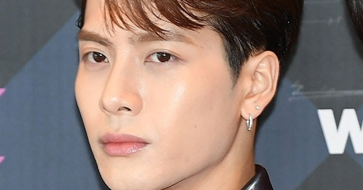 “어려운 시기”…홍콩 출신 갓세븐 잭슨, 화재 참사에 100만 홍콩달러 기부