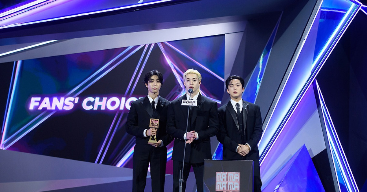 K팝 스타들도 한마음으로 추모…홍콩 화재 기부 행렬 계속(종합)