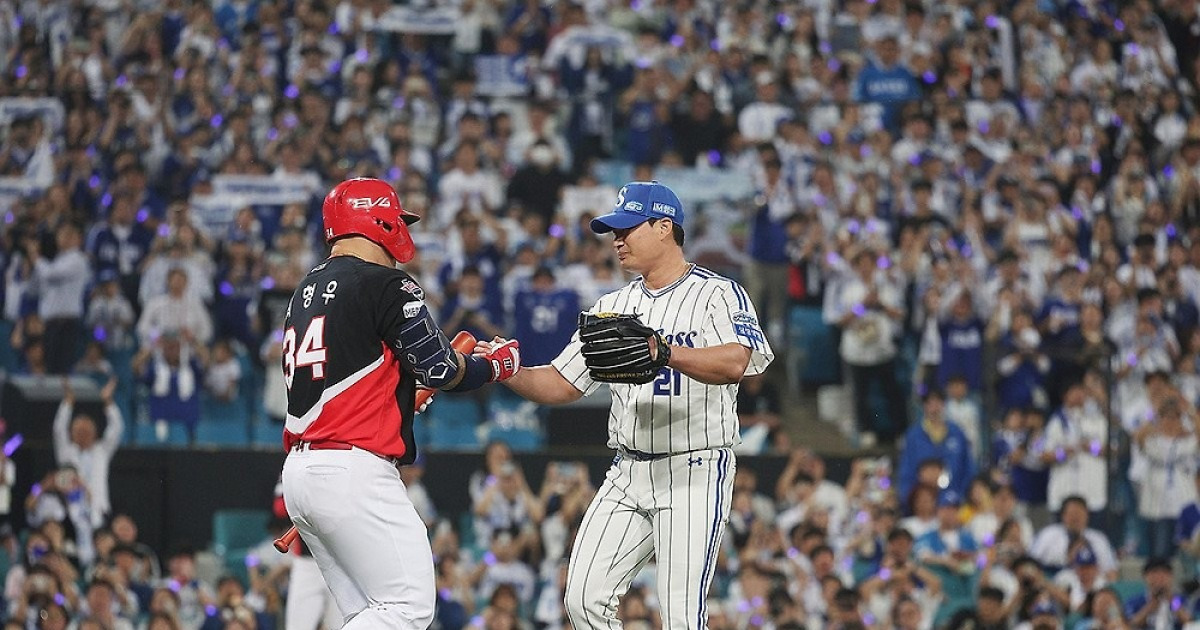 42세에도 ‘엘리트 스윙’…최형우, 계약 도장 찍는 순간 KBO 최고령 타자 새 역사 쓴다