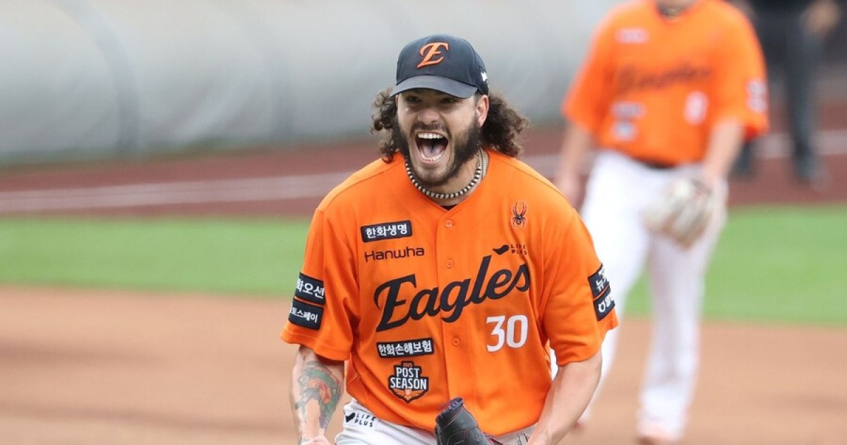 KBO 출신 3명 한 팀에? 이정후 소속팀, 폰세-송성문 영입 가능성…'아시아 시장 관심' 샌프란시스코와 연결됐다