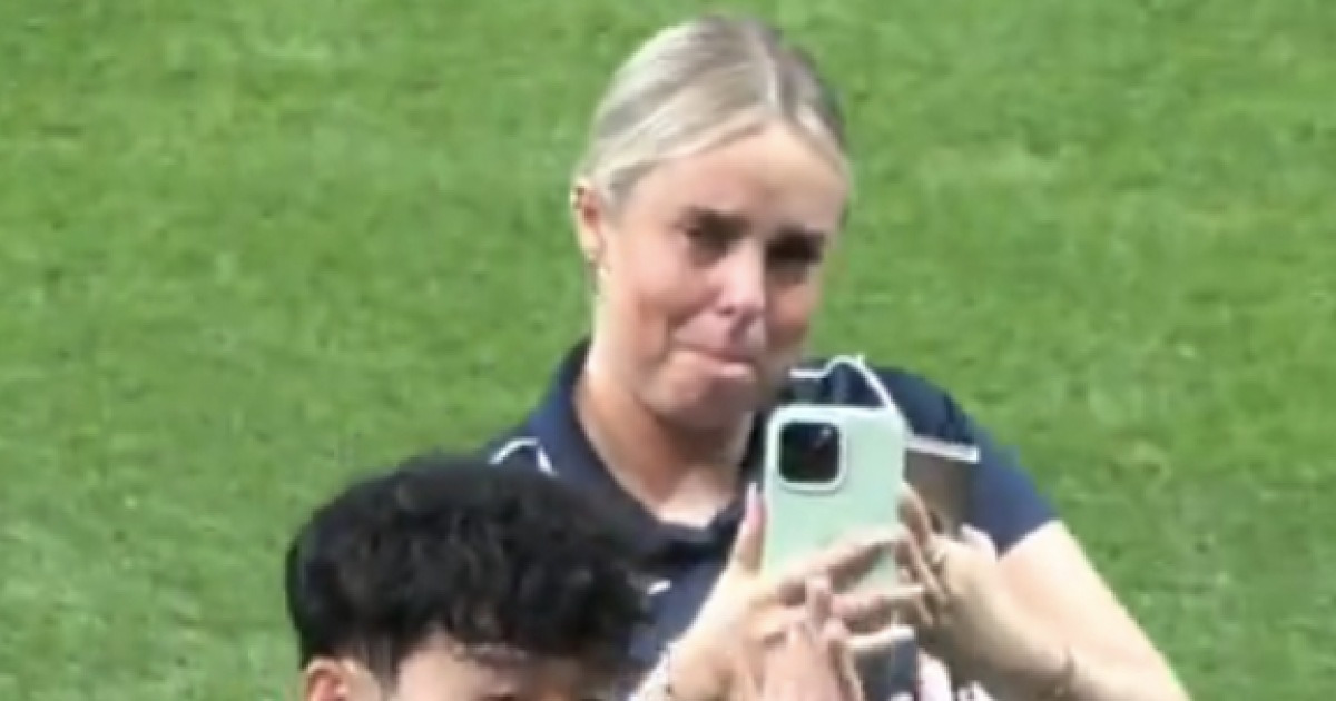 ‘손흥민 옆에서 울었던 여성은?’ 올해 연말에 재회할 듯…12월 영국 방문 유력→역대급 ‘오피셜’ 공식발표 뜬다