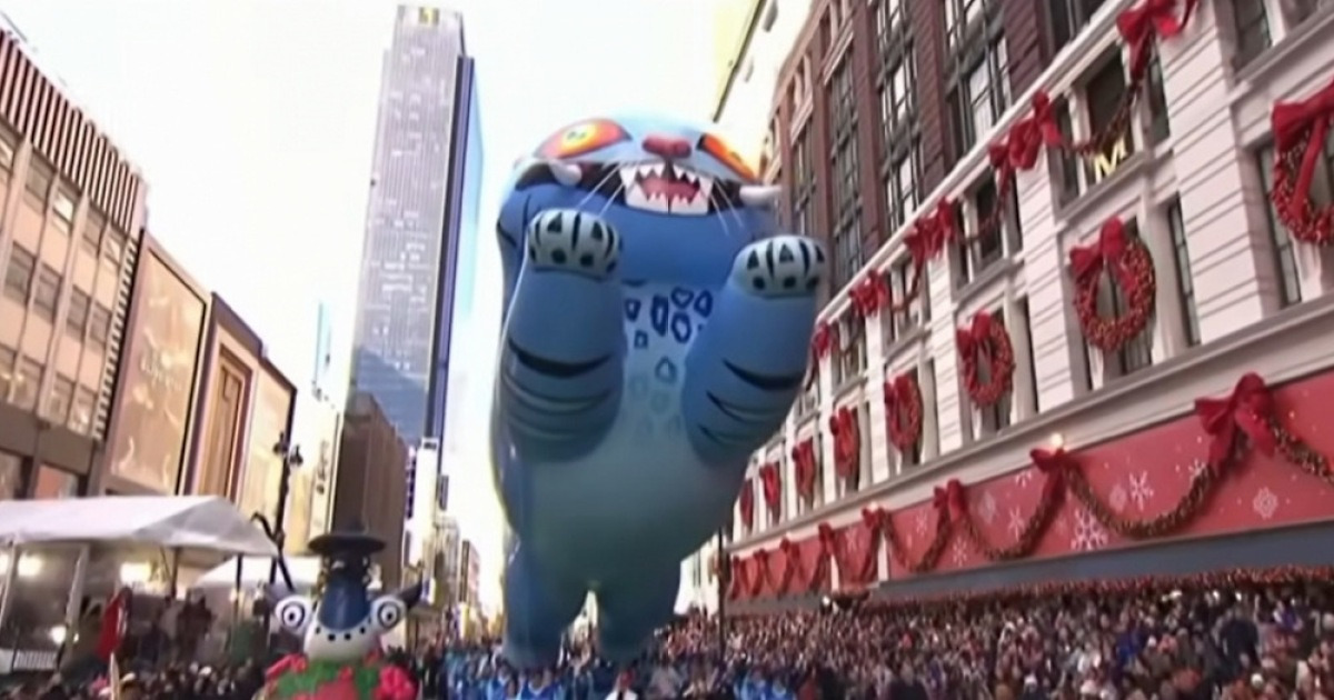 "미국 최대명절 뉴욕 한복판 무대 우뚝"케데헌 호랑이&헌트릭스,추수감사절 100년전통 퍼레이드 서다  [K-EYES]