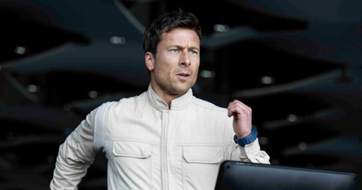 톰 크루즈와 조종사 자격증 따더니..아픈 딸 약값 벌러 나선 글렌 파월, 짜릿하다 [무비★]