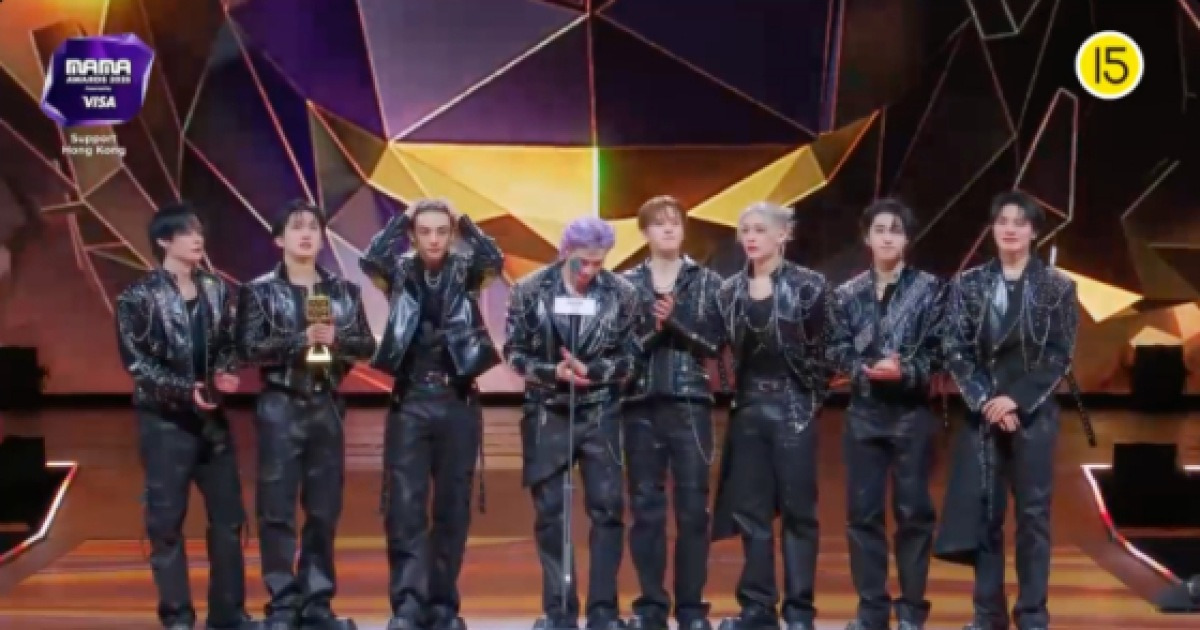 스트레이 키즈, '마마' 첫 대상에 전원 오열 "JYP 감사..쉽지만은 않았다"