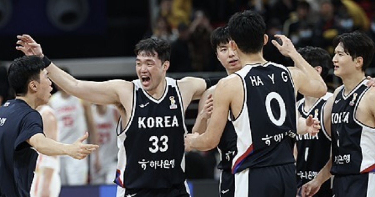한국이 중국 이기면? 돈 10배 준다→모든 예상을 박살냈다!…韓 남자농구, 사상 두 번째 중국 원정 승리+이현중 33득점 '미친 활약'