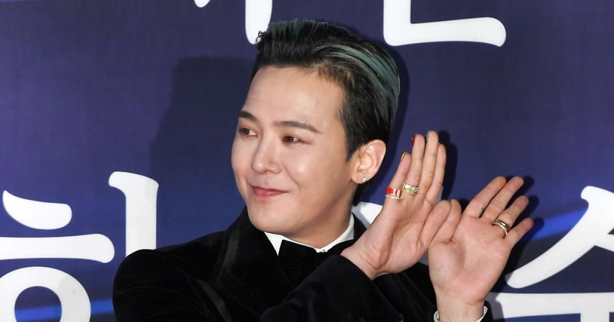 '라이브 논란' 지드래곤, 셀프 붐따에 갑론을박…"창피한 줄 알아라" vs "건강 문제 걱정" [TEN이슈]