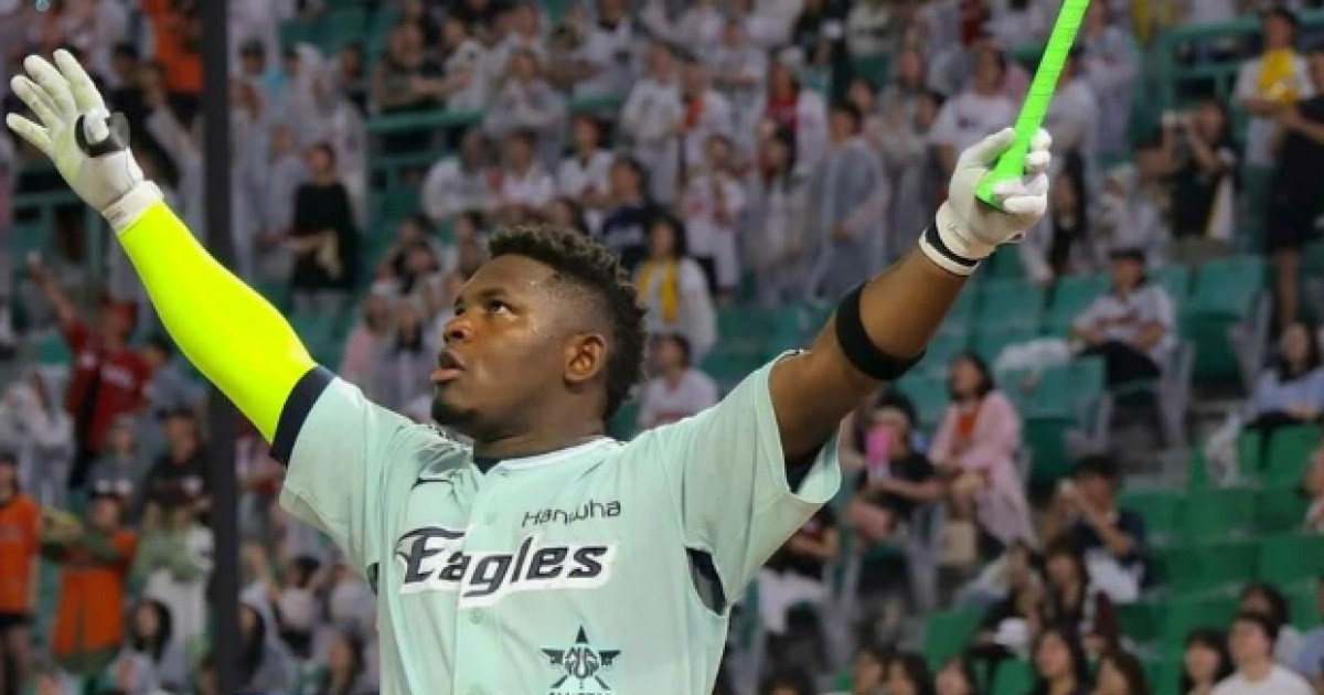 돌아온 한화 페라자 "정말 한국에 다시 오고 싶었다...사랑받는 곳으로 가자고 생각했어"