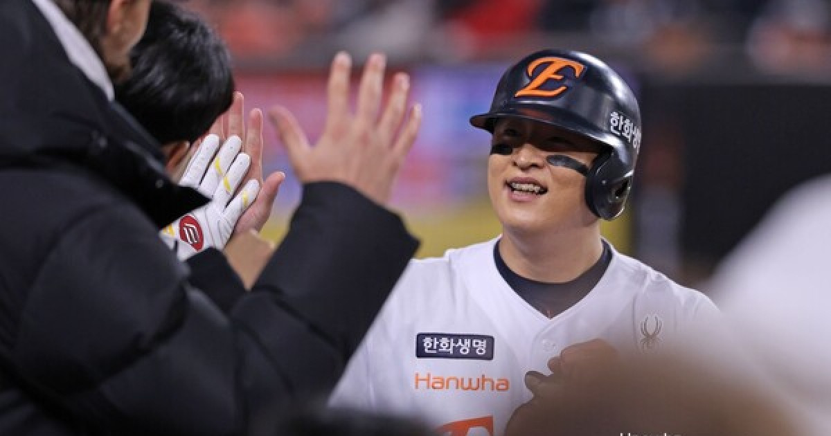 '저 한화인데?'… 이진영, SNS 프로필 사진 왜 변경했나 "팀 애정 때문에"