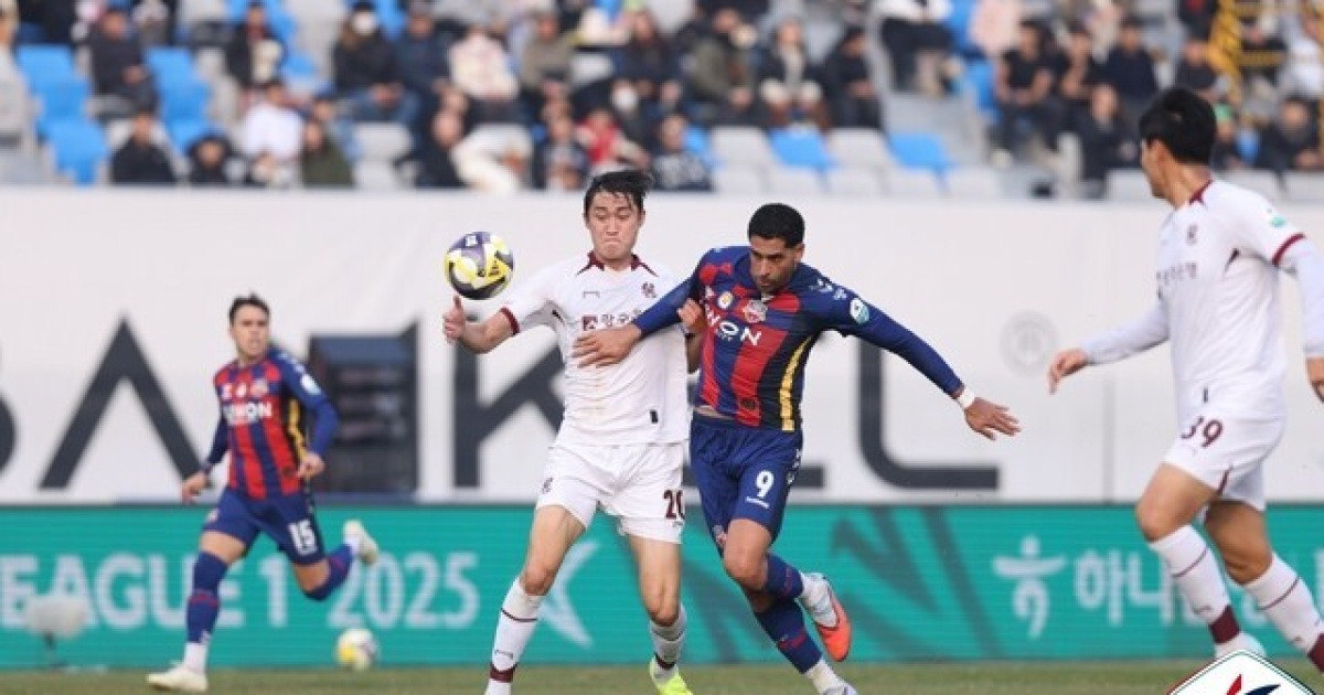 [BE.현장] '코리아컵 결승 안착+조기 잔류' 광주는 굳건했다... 수원FC, 0-1로 패하며 10위로 승강PO행 '부천과 격돌'