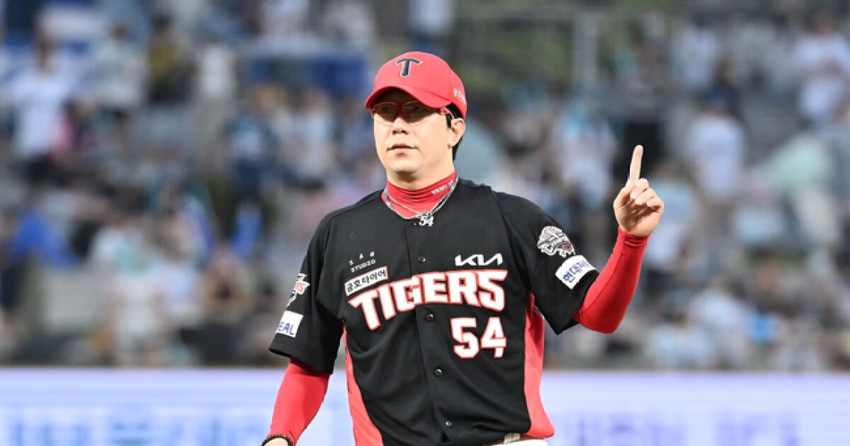 '삼성복귀 유력' 최형우와 또 다른 차원 양현종 협상...현실과 예우의 사이, KIA 어떻게 잡을까