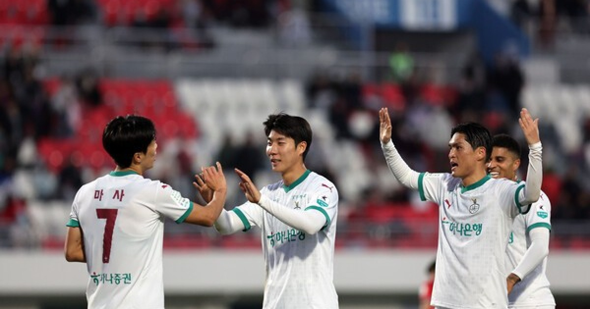 [K리그1 38R] 내년이 기대되는 황선홍의 대전, 창단 첫 준우승 영예…서진수 2골 1도움→김천 3-0 제압