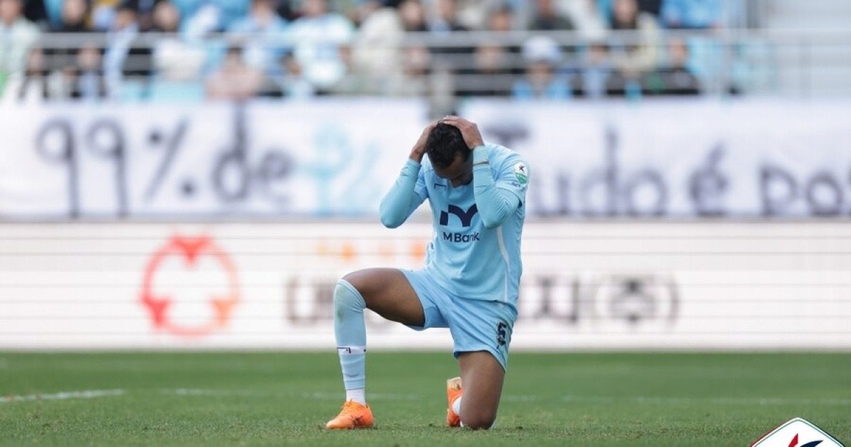 [현장 REVIEW] '전석 매진 오열' 대구 강등, 0-2 → 2-2 기적에도 10년 만에 2부로...안양과 2-2 무승부 최하위 확정