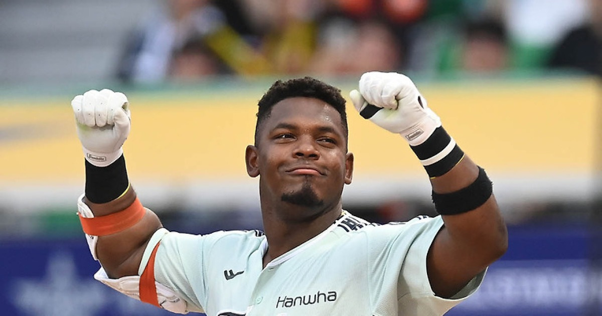 공격도 중요하지만…'류현진도 멘붕' 빠트린 외야 수비 괜찮나? 한화, 무슨 생각으로 '강백호-페라자' 함께 품었을까