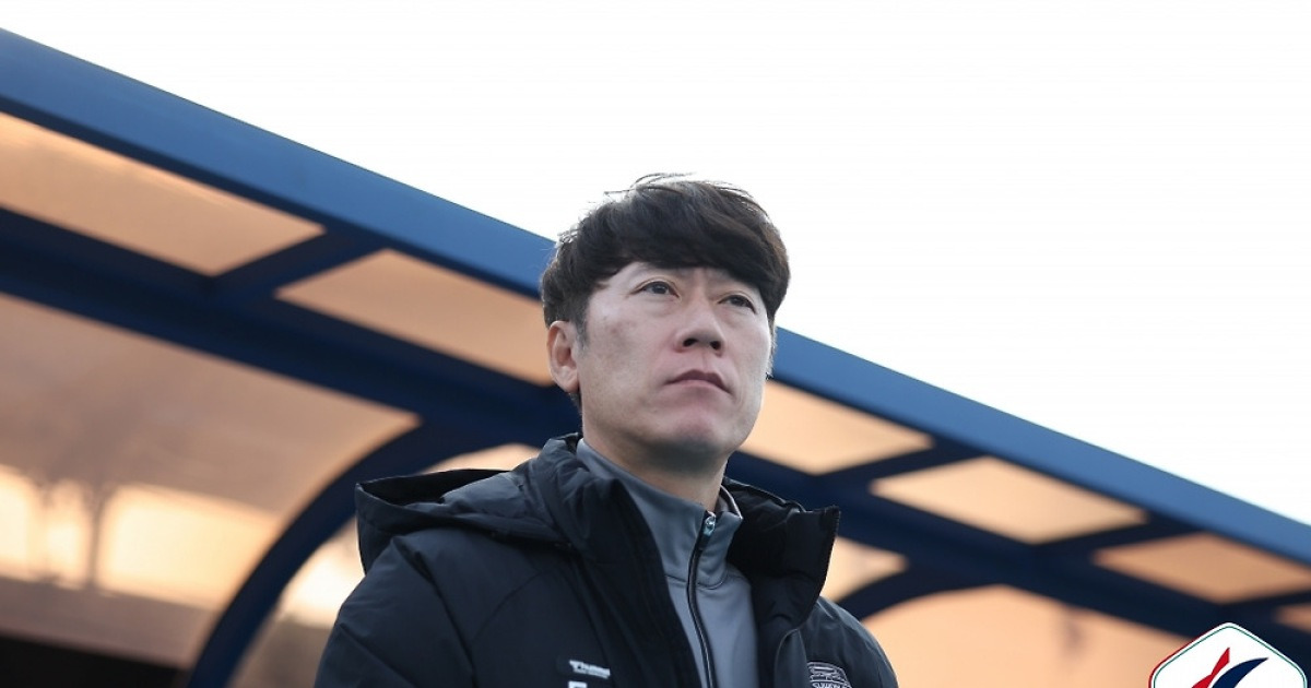 광주전 아쉬운 0-1 패배→승강 PO 향하는 수원FC 김은중 감독 우리가 못해 여기까지 온 것, 잔류 위해 최선 다하겠다 팬에게 사과 전하기도 [현장 인터뷰]