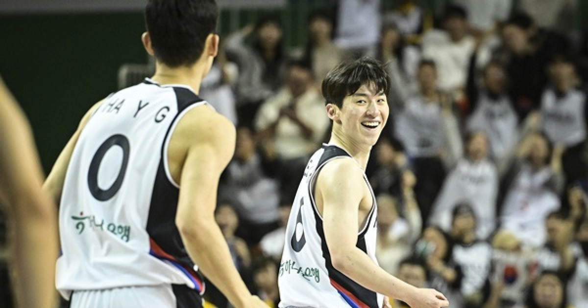 '이정현·이현중 44점 합작' 한국 男농구, 안방서 중국에 완승…12년 만의 2연승