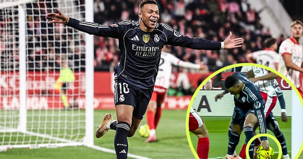 '손은 눈보다 빠르다?' 음바페, 핸드볼 반칙 후 득점→뻔뻔하게 세리머니...결국 VAR 확인 후 득점 취소