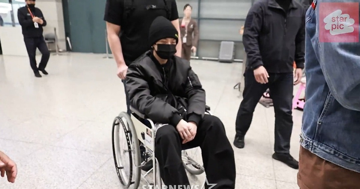 '대상' 스트레이 키즈, '마마'서 날벼락..'휠체어' 귀국길에 JYP 측 