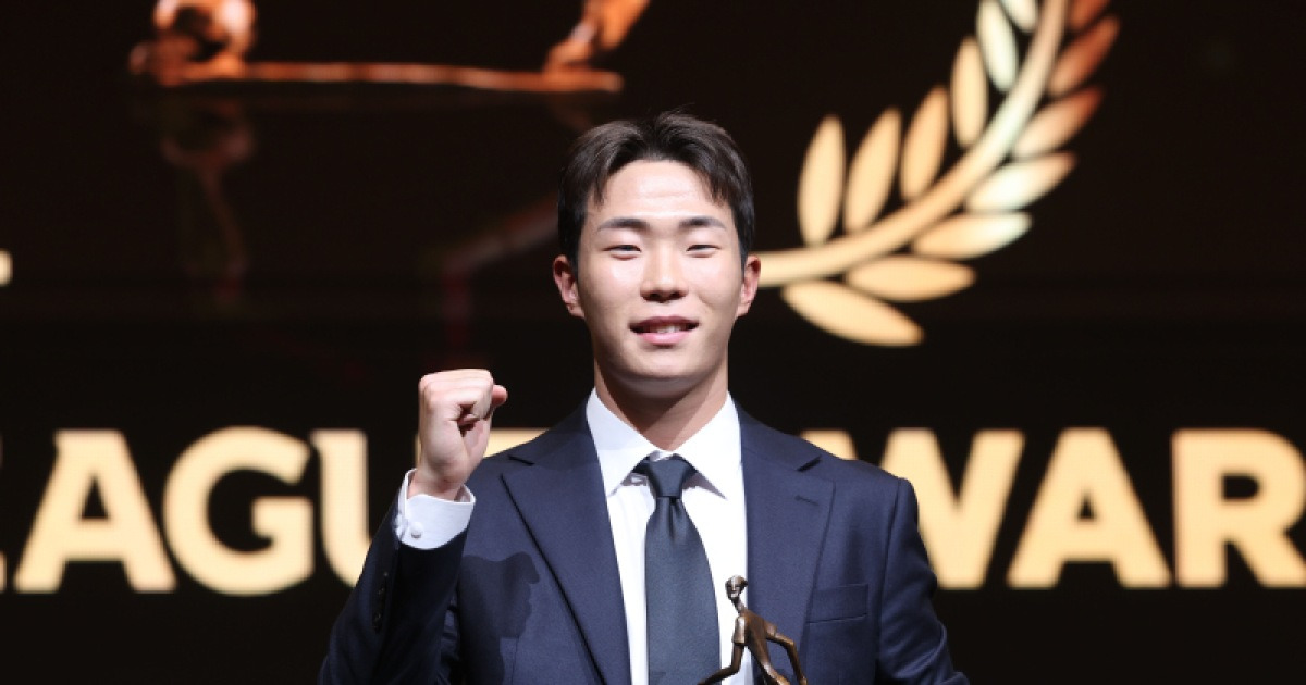 ‘WC 브론즈볼 이후 2번째 개인상’ 이승원 “유럽 진출? 강원에서 잘해야 기회 온다” [IS 현장]