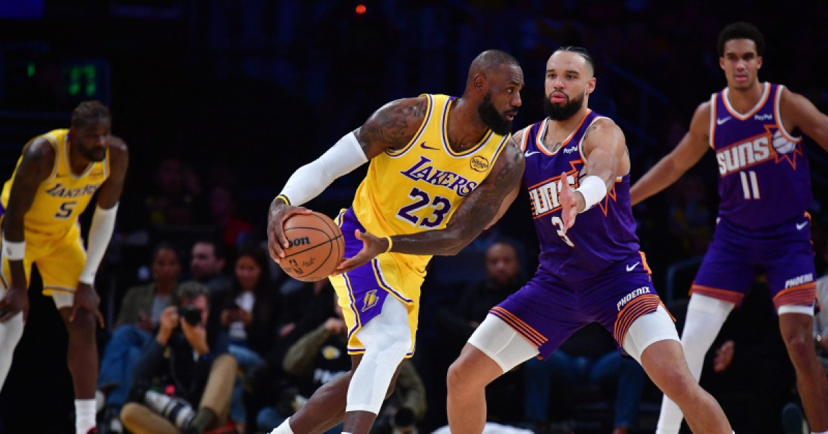 ‘간신히 10점 채웠다’ 르브론 침묵한 LAL, 안방서 8연승 좌절