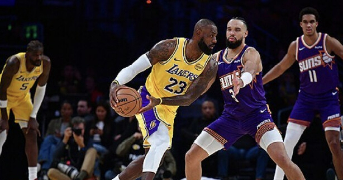 ‘킹, 보고 있나?’ 브룩스의 트래시 토크 “르브론은 굽신거리는 사람들을 좋아한다”