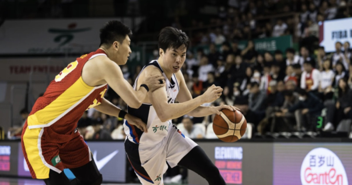 한국에 12년 만의 2연패.... 中의 분노, "귀화 선수도 감독도 없는 팀한테 2연패라니"