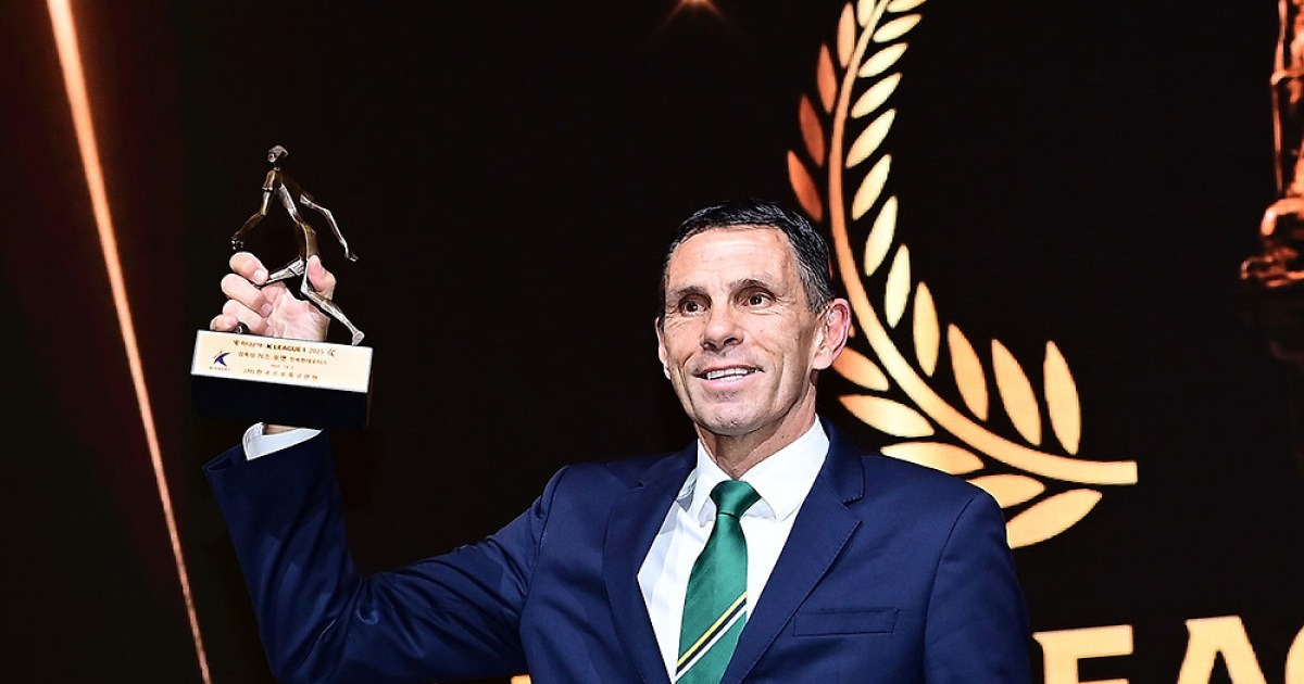 'MVP 수상 불발' 주장 박진섭에게 위로를…포옛 감독 "내 시즌 MVP는 박진섭, 꾸준함과 리더십 있었다" [현장 일문일답]