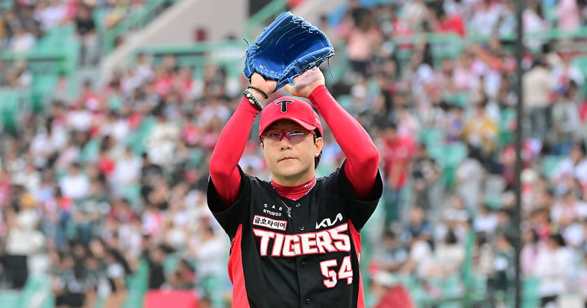 KIA 양현종에 터무니 없는 금액? 사실 아냐…누구 못 잡아서 '남은 돈' 더 투자도 아니다→최형우 결별 통보→'YANG 잔류 협상' 이상 기류 없다