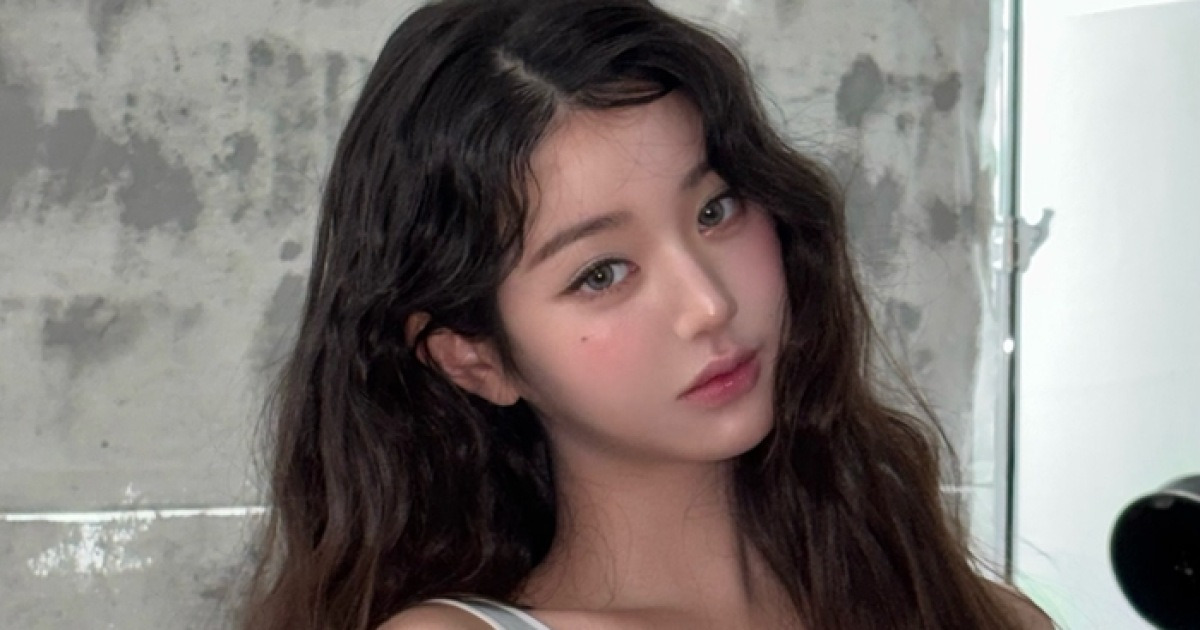 아이브 장원영, 청순·몽환·시크 다 있다! ‘화보 장인’의 천의 얼굴