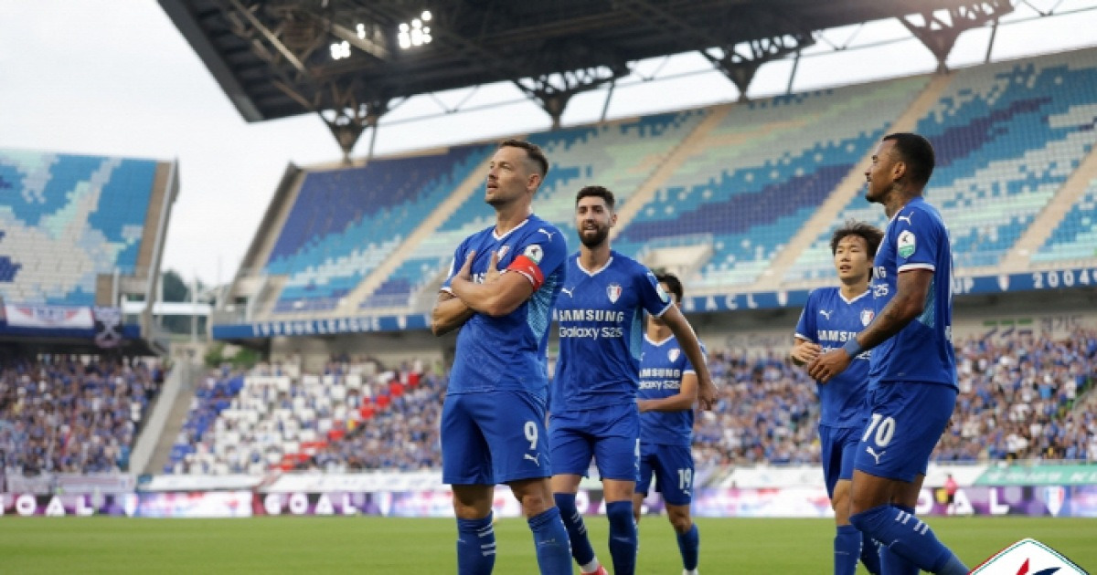 [승강PO 프리뷰]'K리그2 생활은 2년이면 충분' 수원 VS '2019년 악몽은 없다' 제주, 승격과 잔류를 둔 '반도체 더비'