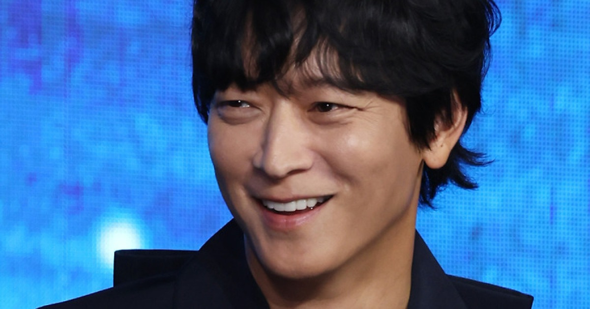 [단독] 강동원 소속사, ‘미등록 운영’ 신고 그 후…“대표 경찰 조사·등록 완료”