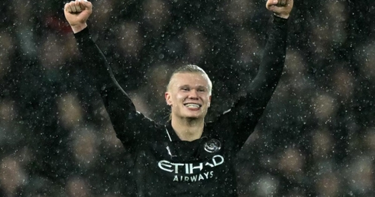 111경기만에 100골… EPL 홀리는 홀란