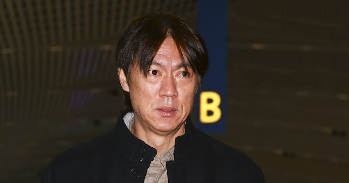 홍명보, 2026 북중미 월드컵 조 추첨 참석차 미국으로 출국 [뉴시스Pic]