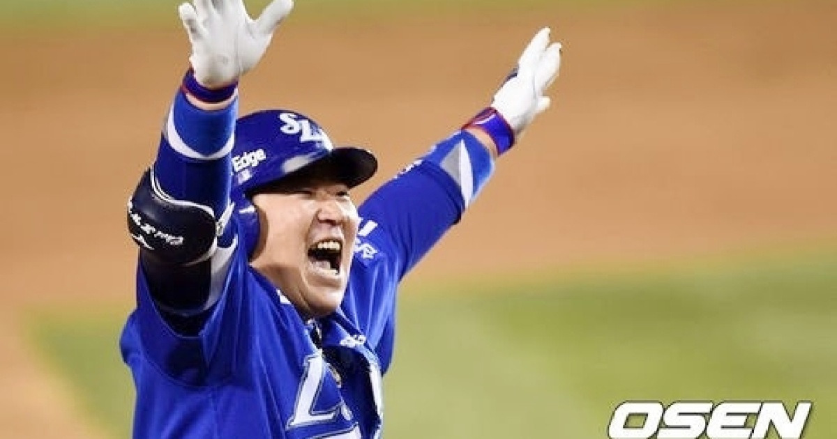 삼성 시절 최형우의 타격 장면