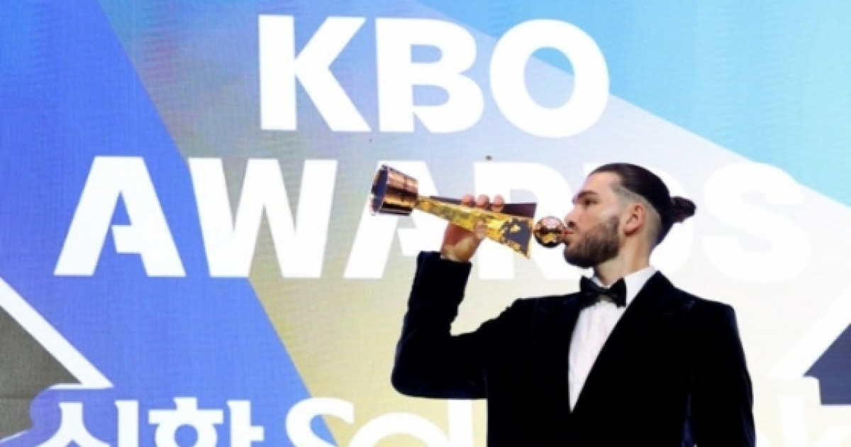 '드디어' 한화 폰세 ML 계약 확정 '3년 440억' 초대박! 행선지는 'RYU 친정팀+WS 준우승팀' 토론토였다