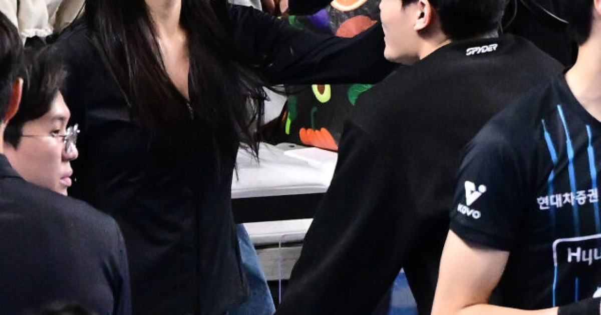 '학폭 논란' 이다영, V리그에 왔다...국내 코트 찾아 응원한 사람은? [유진형의 현장 1mm]