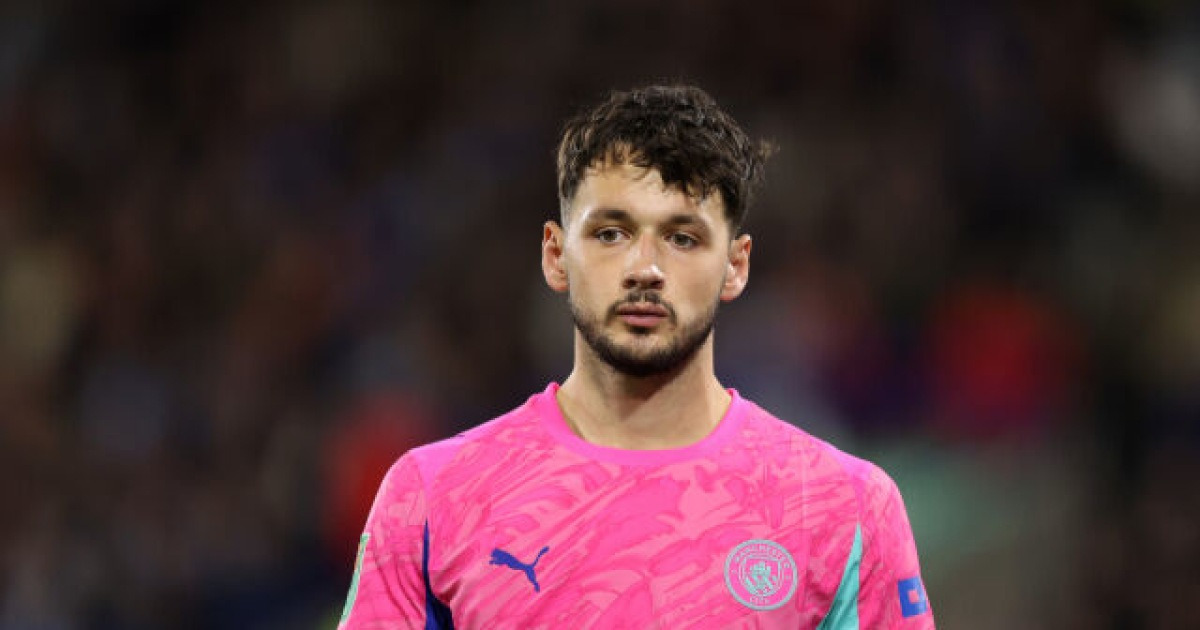 '트래블 골키퍼' 합류 뒤 자리 완전히 잃었다…맨시티 유스 출신 금의환향 6개월 만 퇴단 가능성 제기→베테랑 GK도 떠난다