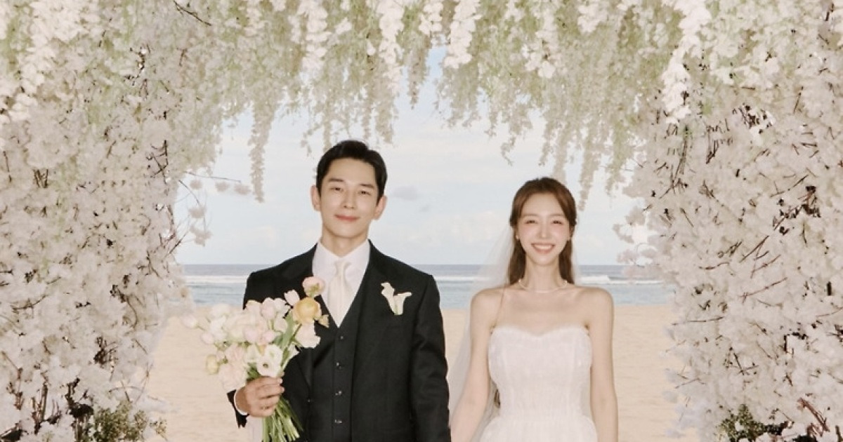‘민아에게 온, 주완’ 온주완♥방민아, 발리 결혼식 사진 공개