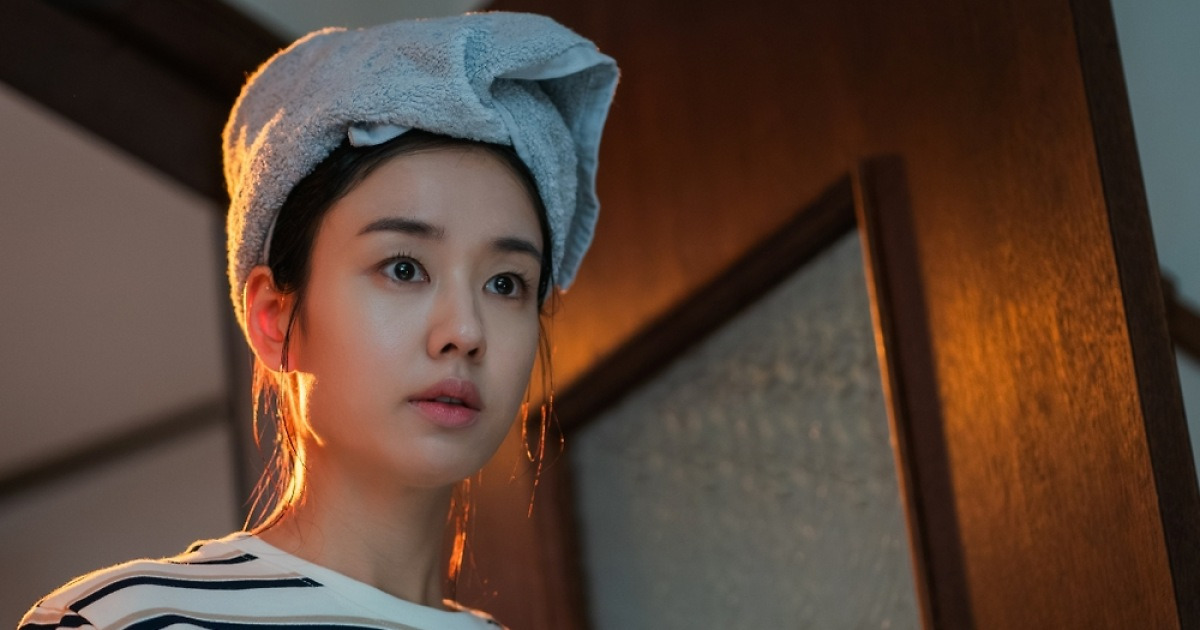 ‘키스는 괜히 해서!’ 잠든 안은진···지켜보는 장기용