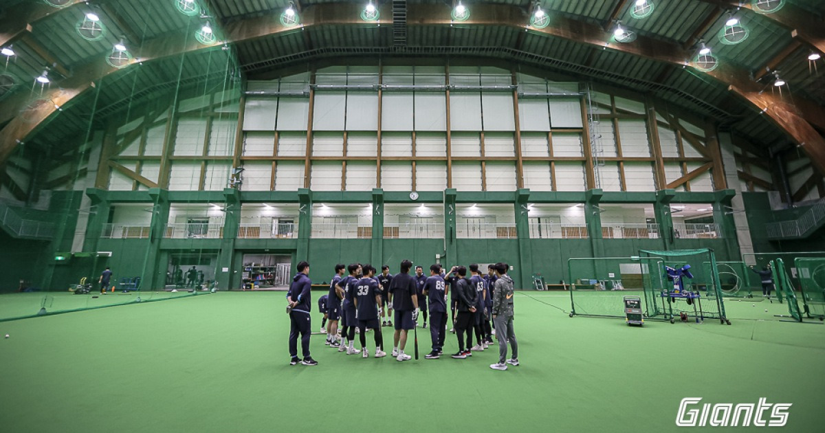 WBC 캠프에 출전 선수 0명…내실 다지기 들어간 롯데, 지옥 캠프 예고