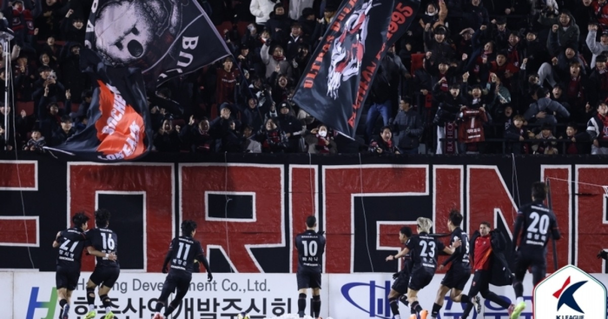 창단 첫 ‘승격’까지 단 한 걸음…‘폭설’ 연기 변수에도 1차전 제압, 이영민과 부천의 ‘꿈’이 영글어간다[SS현장]