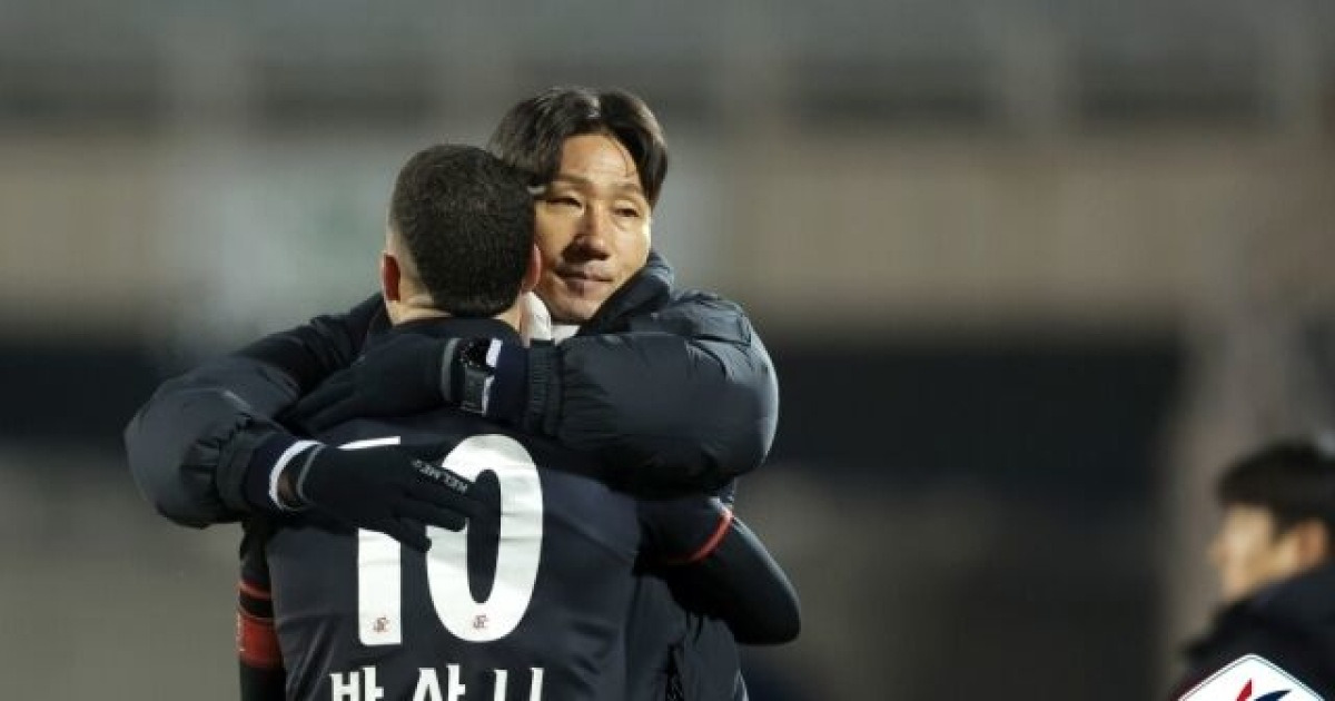 "차분하게 2차전 준비하겠다…바사니는 복덩이 같은 존재" 부천 이영민 감독의 승격 각오 [MD현장]