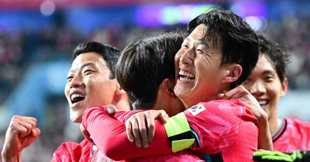 '일본·멕시코·이탈리아 다 제쳤다' 韓 축구, 월드컵 파워랭킹 17위! 당당한 亞 최강 평가..."단 손흥민+이강인·황희찬 활약 필수"
