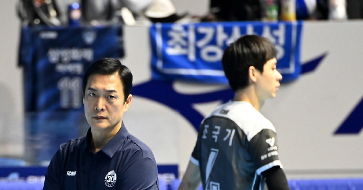 "고비를 못넘네" 8년째 암흑기, 출구가 안보인다…듀스 혈투 끝 '7연패' 사령탑의 한숨 [인천패장]