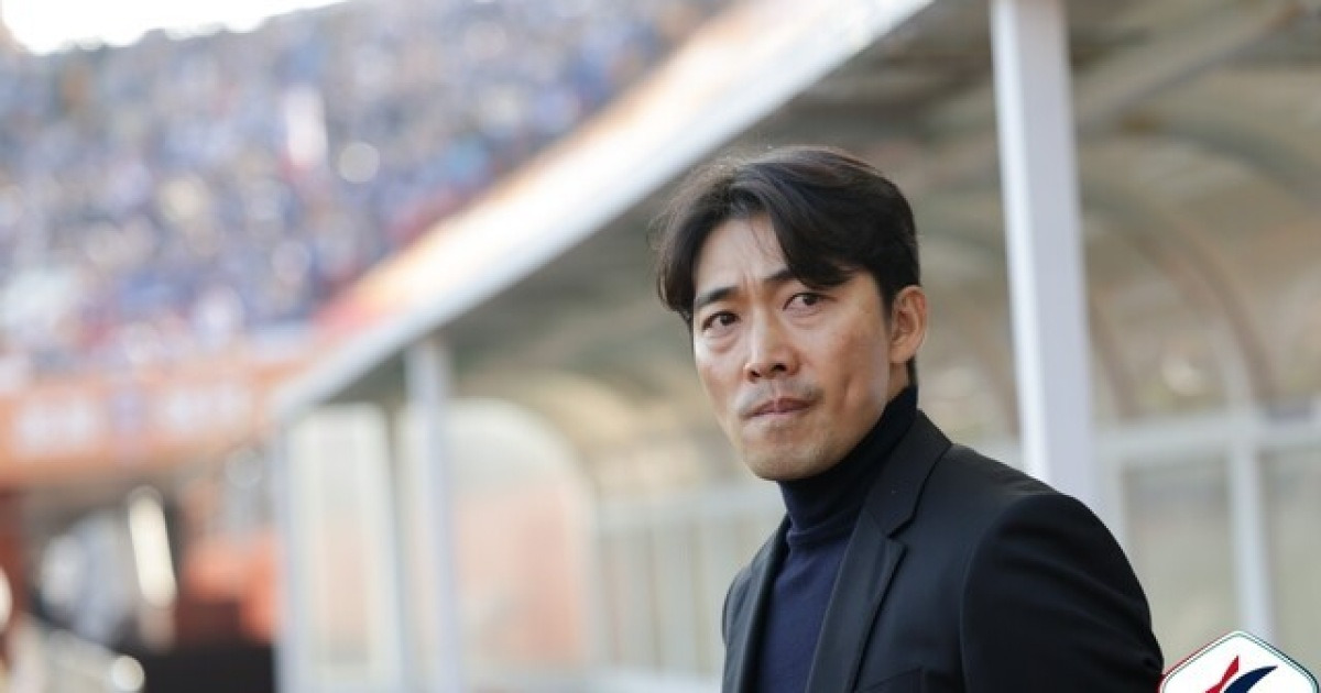 [BE.현장] 수원 서포터에 큰 절, 끝내 터진 눈물... 사퇴의사 밝힌 수원 변성환 감독, "팬들에 죄송... 감독인 내가 책임져야"