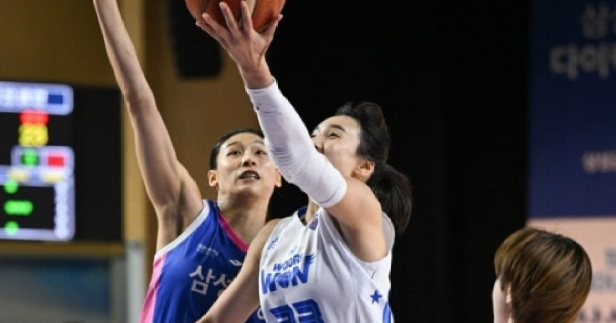 '3연패 끊었다' 우리은행, 삼성생명 추격 뿌리치고 62-59 승리...김단비 17득점 13리바운드 맹활약