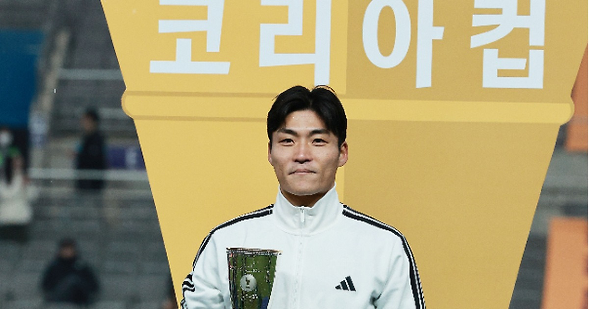 ‘K리그 + 코리아컵 우승’ 이끈 캡틴 전북의 솔직 고백… “리그 MVP 못 받아 아쉬웠다, 코리아컵 MVP로 위로” [MK현장]