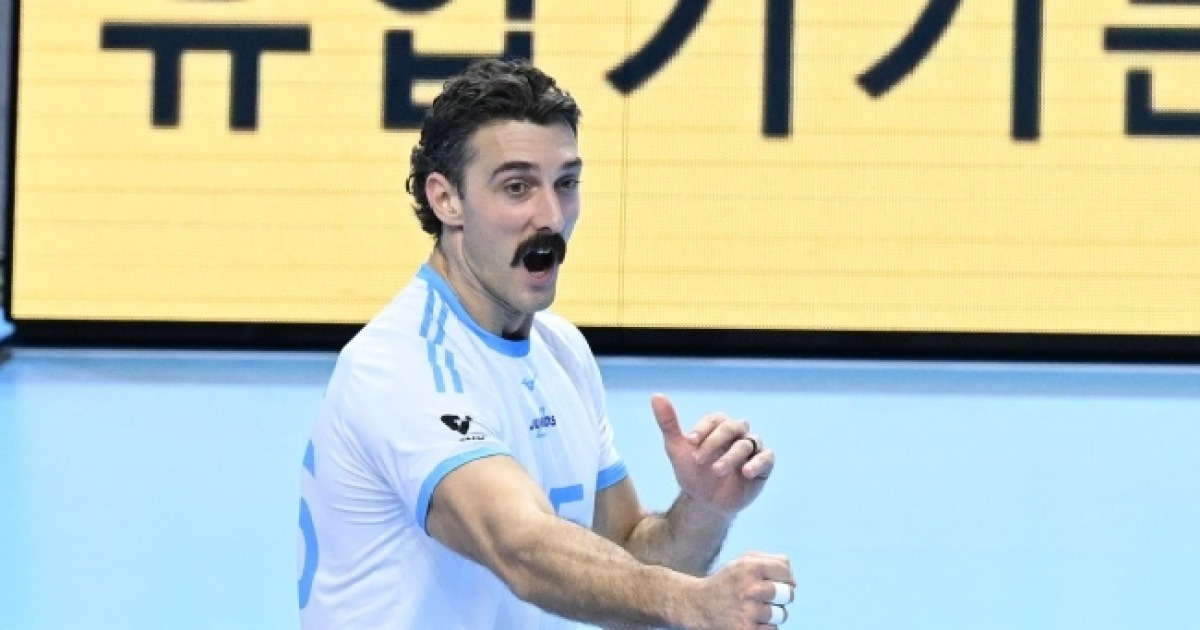 ‘폭풍의 10연승!’ 선두 대한항공의 상승기류, 러셀은 시즌 3호 트리플크라운…여자부 1위 도로공사도 승전고